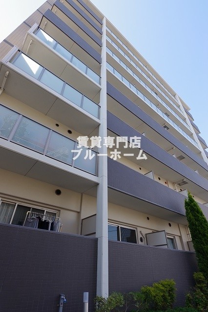 建物外観　鉄筋コンクリート造８階建てのマンションです！