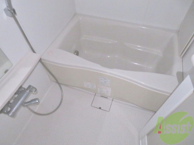 バス・シャワールーム　バス・トイレ別でお掃除しやすいですよ～。