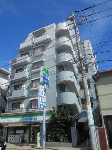 建物外観　♪重厚感ある建物ですね！♪