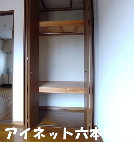 収納　退去予定の為同型写真です