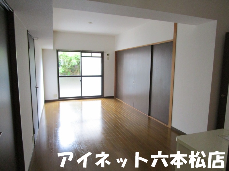居室・リビング　広々としたお部屋です