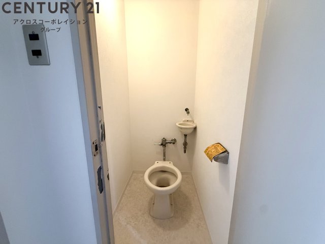 トイレ　手洗い場付きです☆