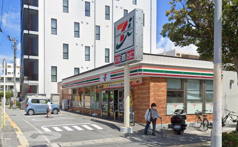 コンビニ　セブンイレブン那覇泊2丁目店（コンビニ）まで212m