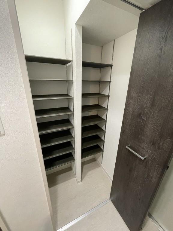 収納　シューズクローゼット　モデルルーム201号室画像