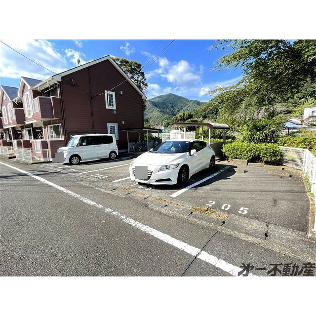 駐車場　駐車場