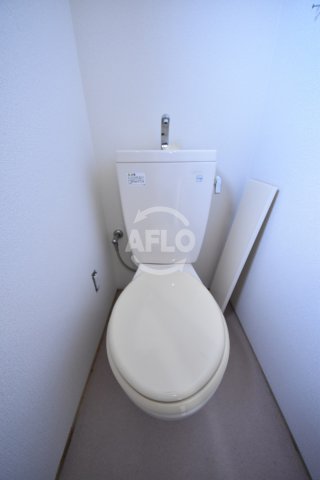 トイレ　メゾンサンワ西長堀　トイレ