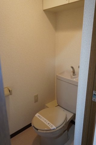 トイレ　同タイプ別部屋写真使用