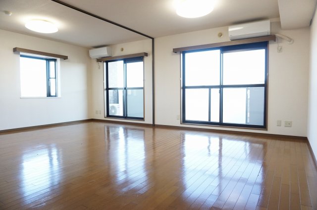 居室・リビング　同タイプ別部屋写真使用