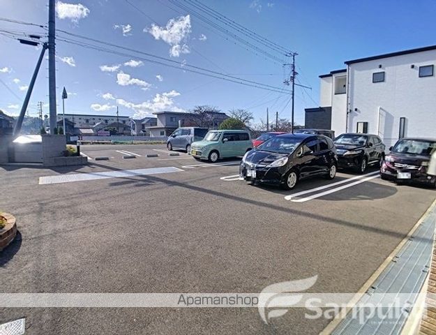 駐車場　駐車場