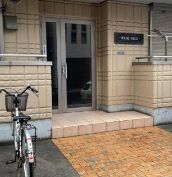 エントランス　清潔なエントランスです