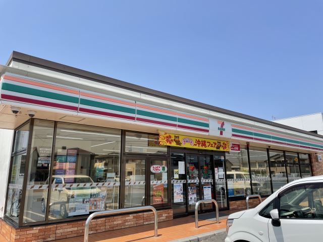 コンビニ　セブンイレブン（コンビニ）まで440m