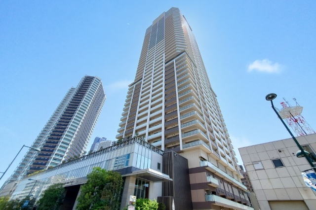 建物外観　オートロック完備