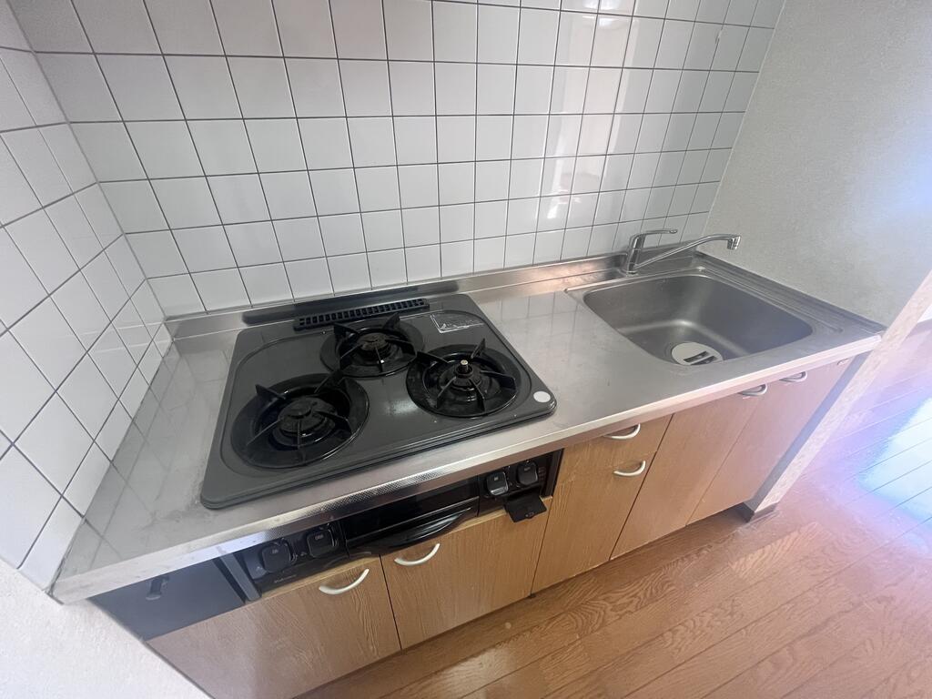 キッチン　※写真は別部屋です