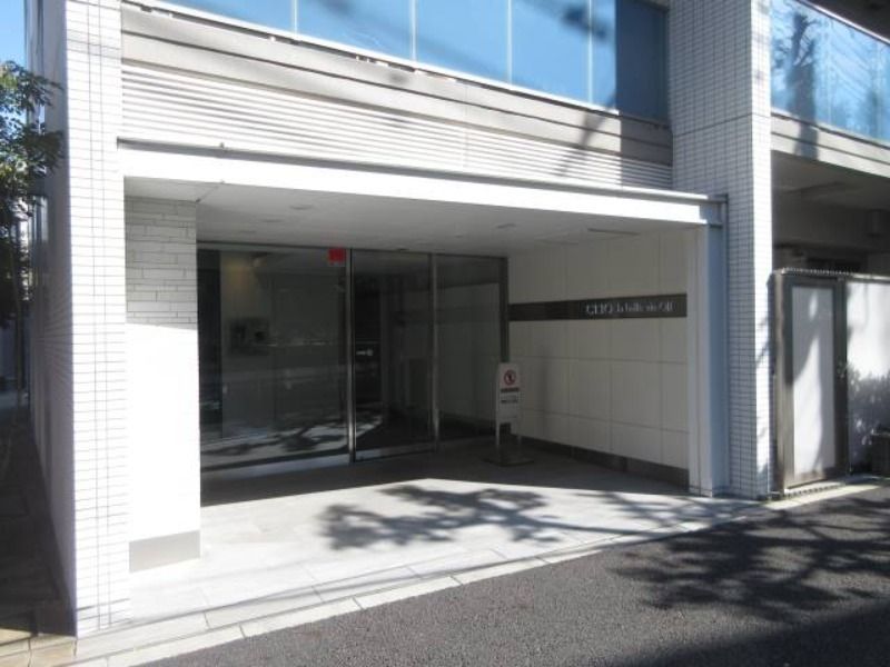 エントランス　清潔なエントランスです