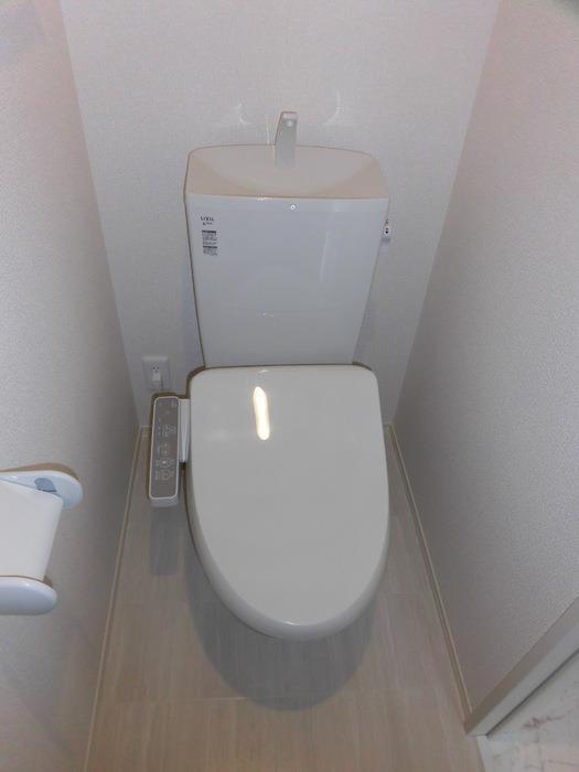 セジュール・アイII B棟のトイレ写真