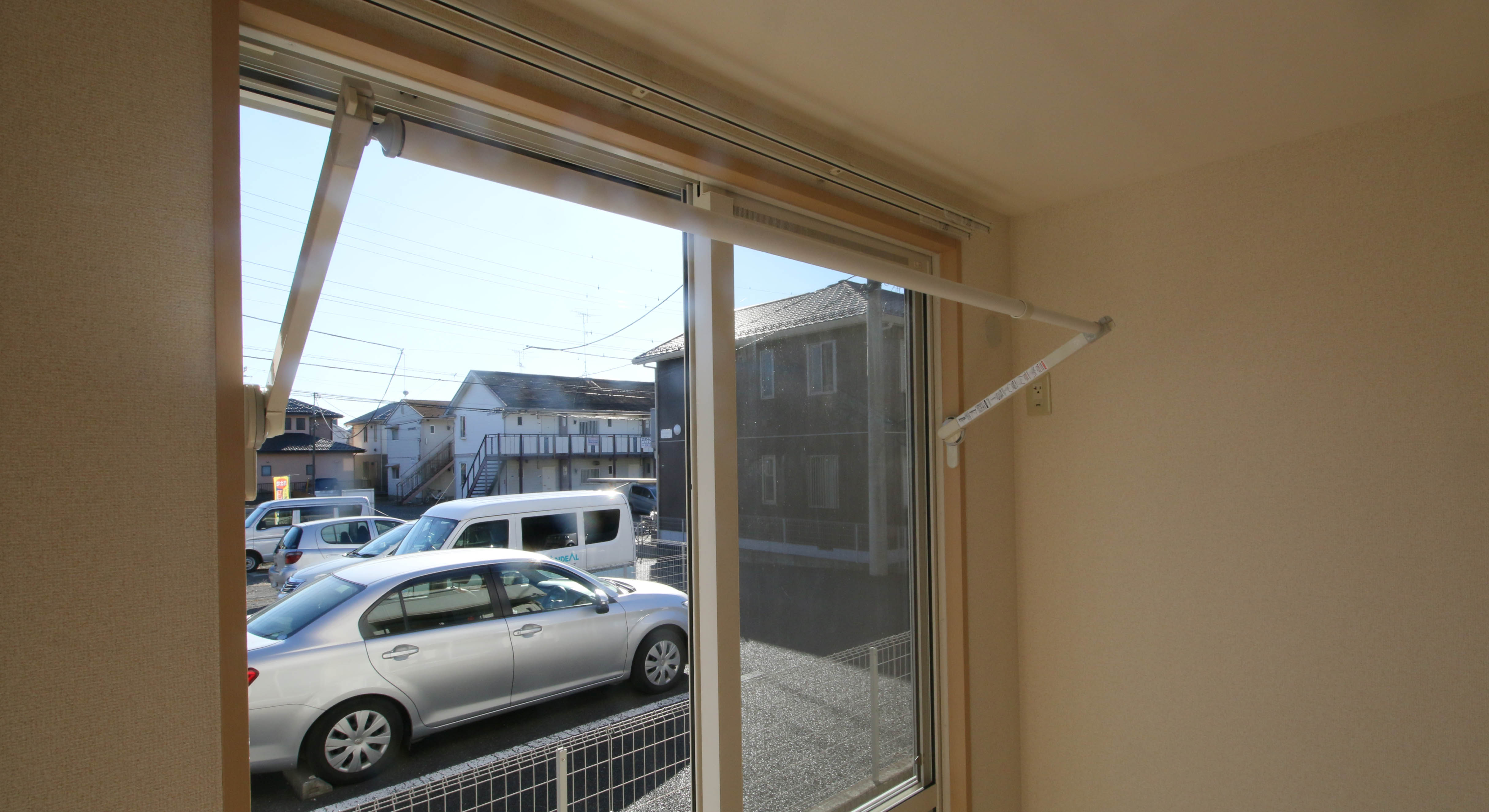 その他　部屋干しに便利な室内物干し