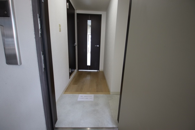 玄関　※別室の参考写真の為、現況優先です。