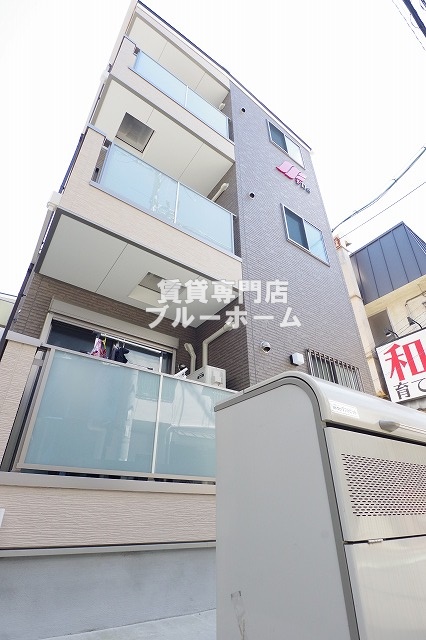 建物外観　3階建てのアパートです！