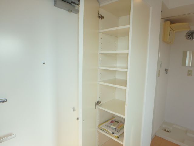 収納　他のお部屋の参考写真となります。