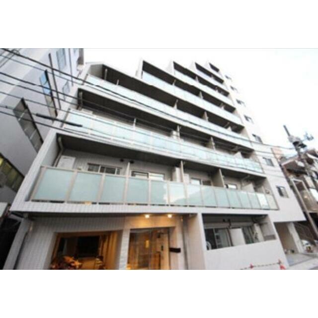 建物外観　鉄筋コンクリート造のがっちりとした建物。