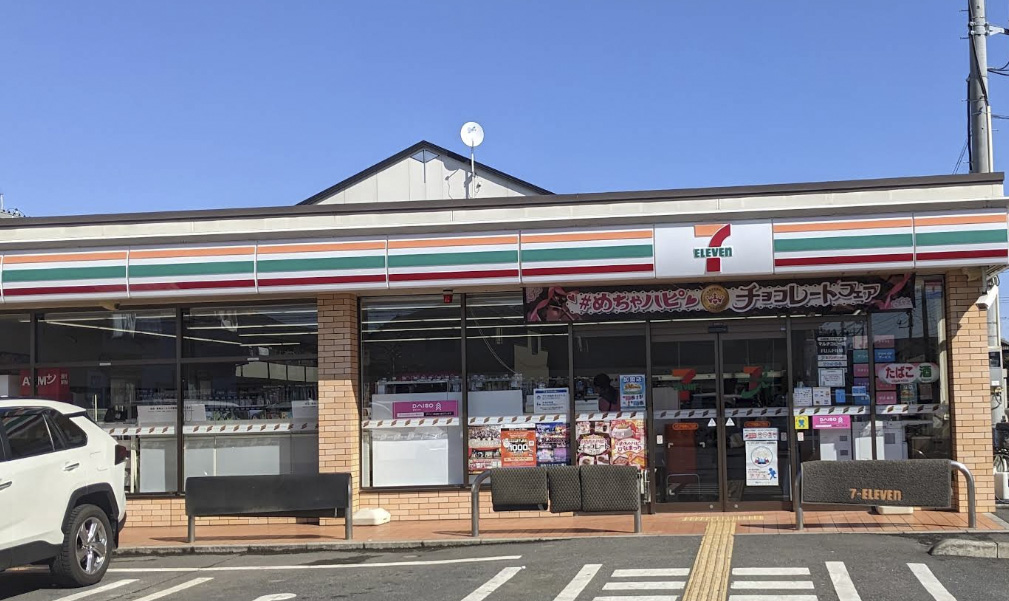 コンビニ　セブンイレブン 川口戸塚東4丁目店（コンビニ）まで806m