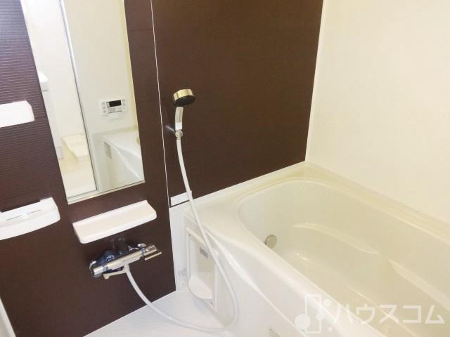 バス・シャワールーム　お風呂とトイレは別ですのでゆっくりどうぞ♪
