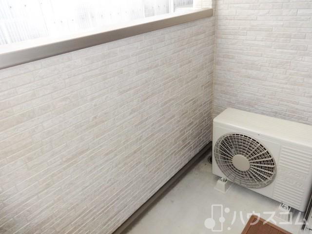 バルコニー　バルコニー完備しております。