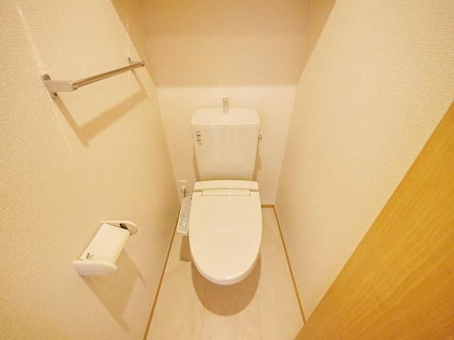 トイレ　※写真は同メーカー建築施工例です