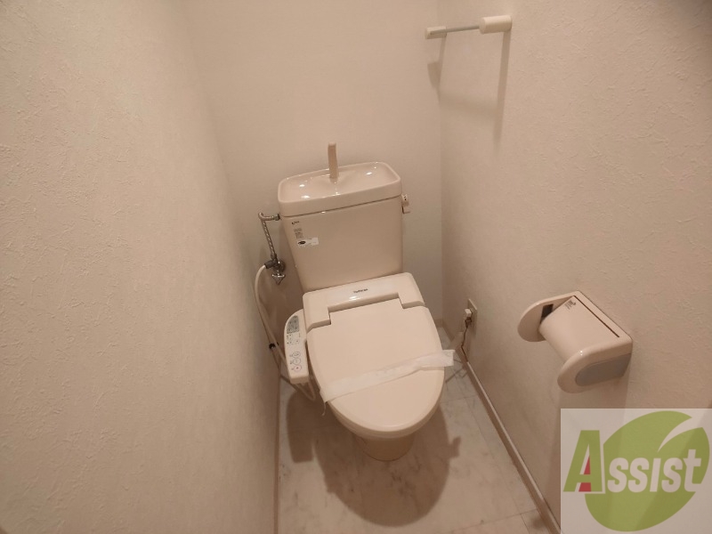 トイレ　こちらはトイレです。清潔感があり、安心して使用できます。