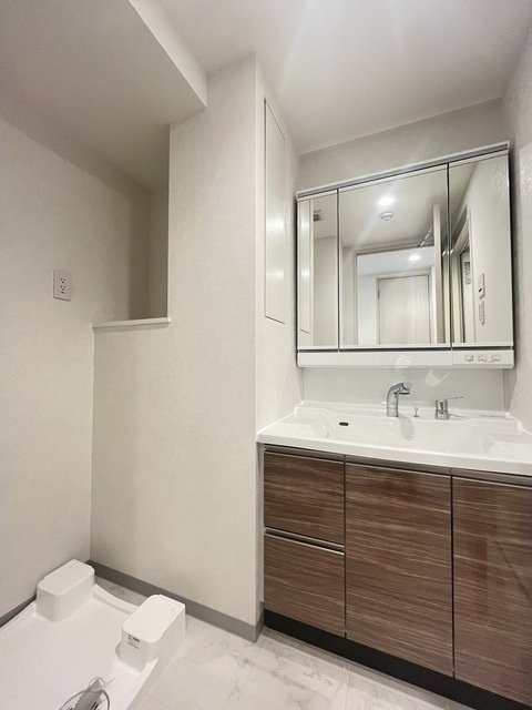 洗面設備　※反転タイプのお部屋の写真を使用しています。