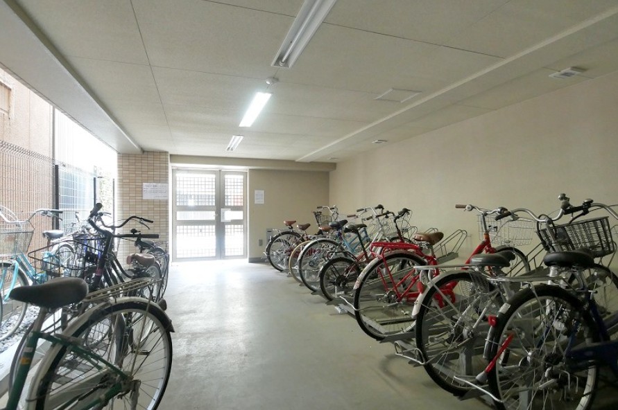 その他設備　★屋内自転車置き場完備★
