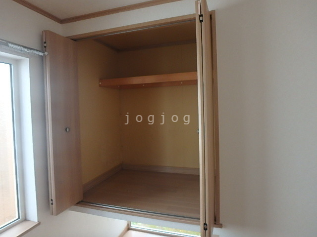 収納　収納が大きく、たくさんものが入ります。