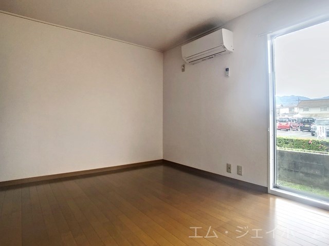 タウンハウス森北の居間写真