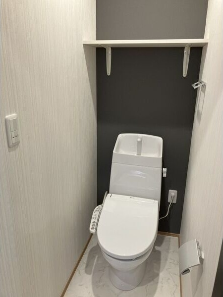 ＪＲ東海道本線 甲子園口駅 徒歩8分 3階建 築4年のトイレ写真