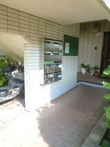 エントランス　タウンハウジング調布店まで♪