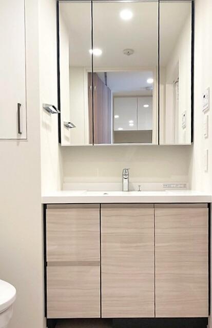 洗面設備　※写真は同タイプ住戸です。