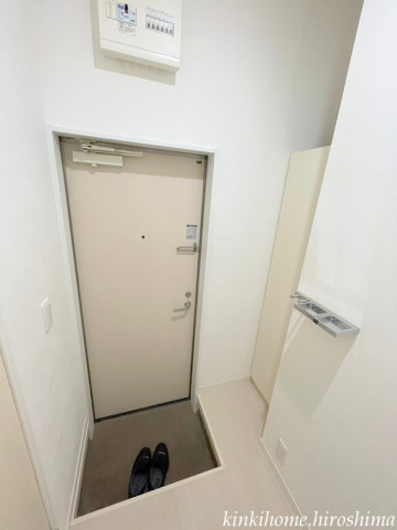 玄関　写真は別のお部屋です。※現況を優先します