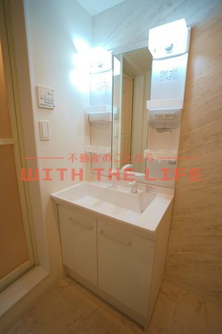 洗面設備　独立洗面台です