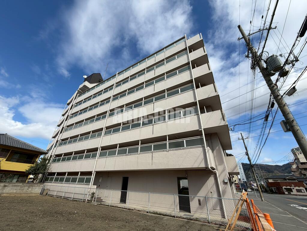 建物外観　エレベーター付きの駅近RC物件！当社限定募集です！