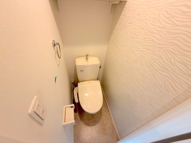 トイレ　綺麗なトイレにはウォシュレット標準装備です。