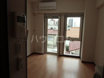 ラスパシオ三軒茶屋の居間写真