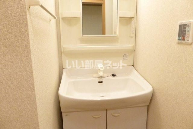 ＪＲ常磐線 水戸駅 バス乗車時間：30分 最寄りバス停で下車 徒歩1分 2階建 築24年の内装写真
