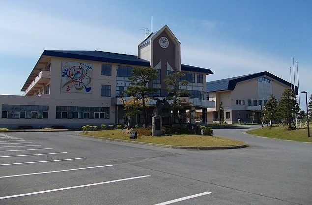 中学校　八郎潟町立八郎潟中学校（中学校）まで750m