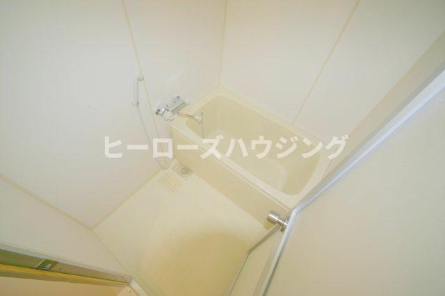 バス・シャワールーム　※同タイプの写真となり、実際のお部屋とは異なる場合があります