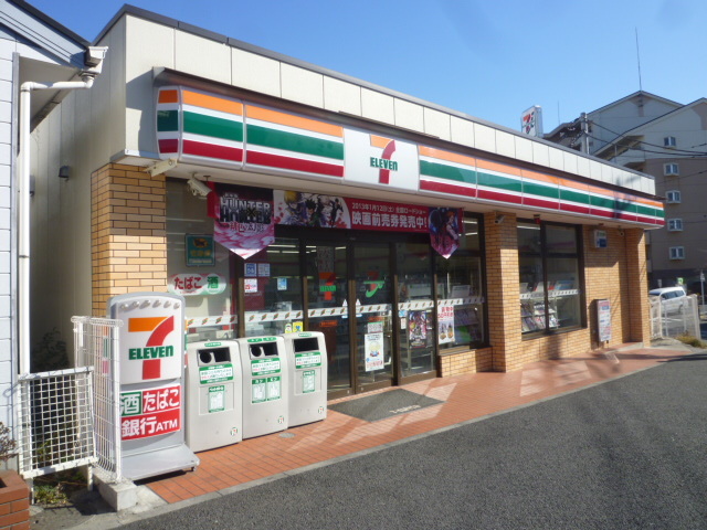 コンビニ　セブンイレブン横浜十日市場駅前店（コンビニ）まで584m
