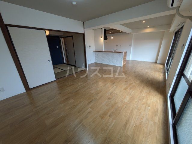 アドバンス東習志野の居間写真