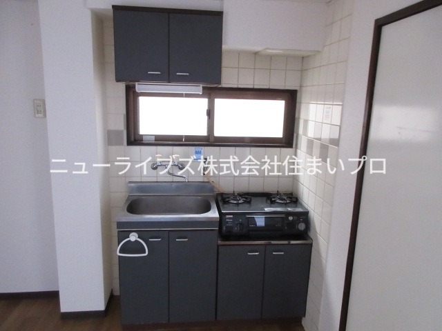 京阪本線 寝屋川市駅 徒歩14分 4階建 築28年のキッチン写真