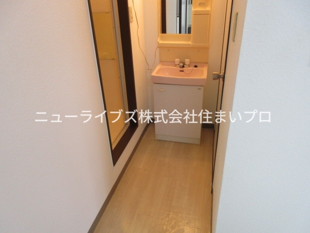 京阪本線 寝屋川市駅 徒歩14分 4階建 築28年の内装写真