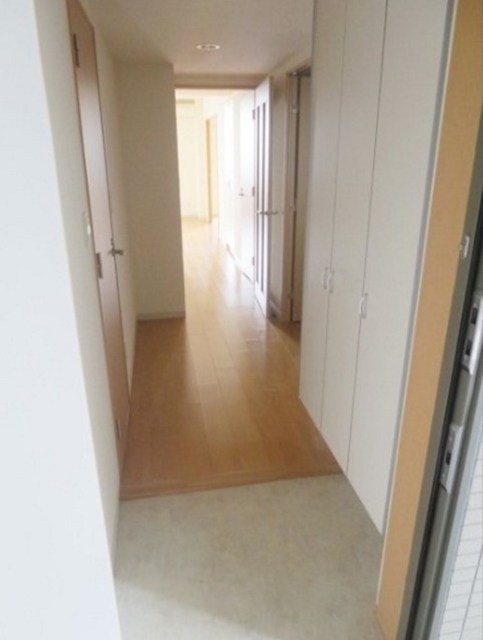 玄関　別部屋同仕様タイプ