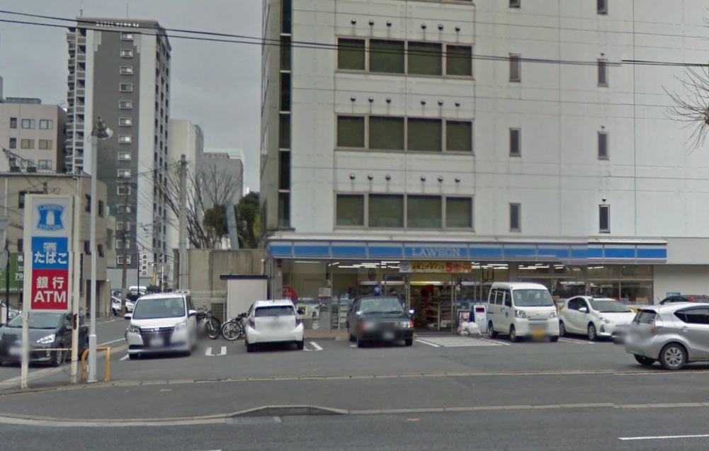 コンビニ　ローソン博多駅東三丁目店（コンビニ）まで141m